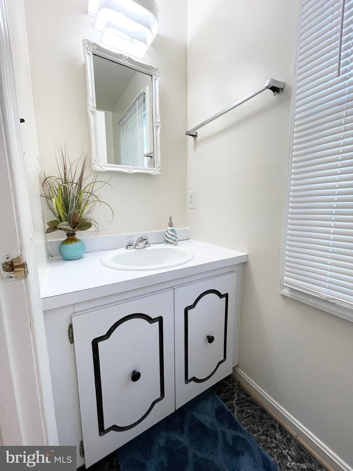 16 Oak Shade Road Gaithersburg, MD 20878 - Photo 13 of 47 Gallery Image 13