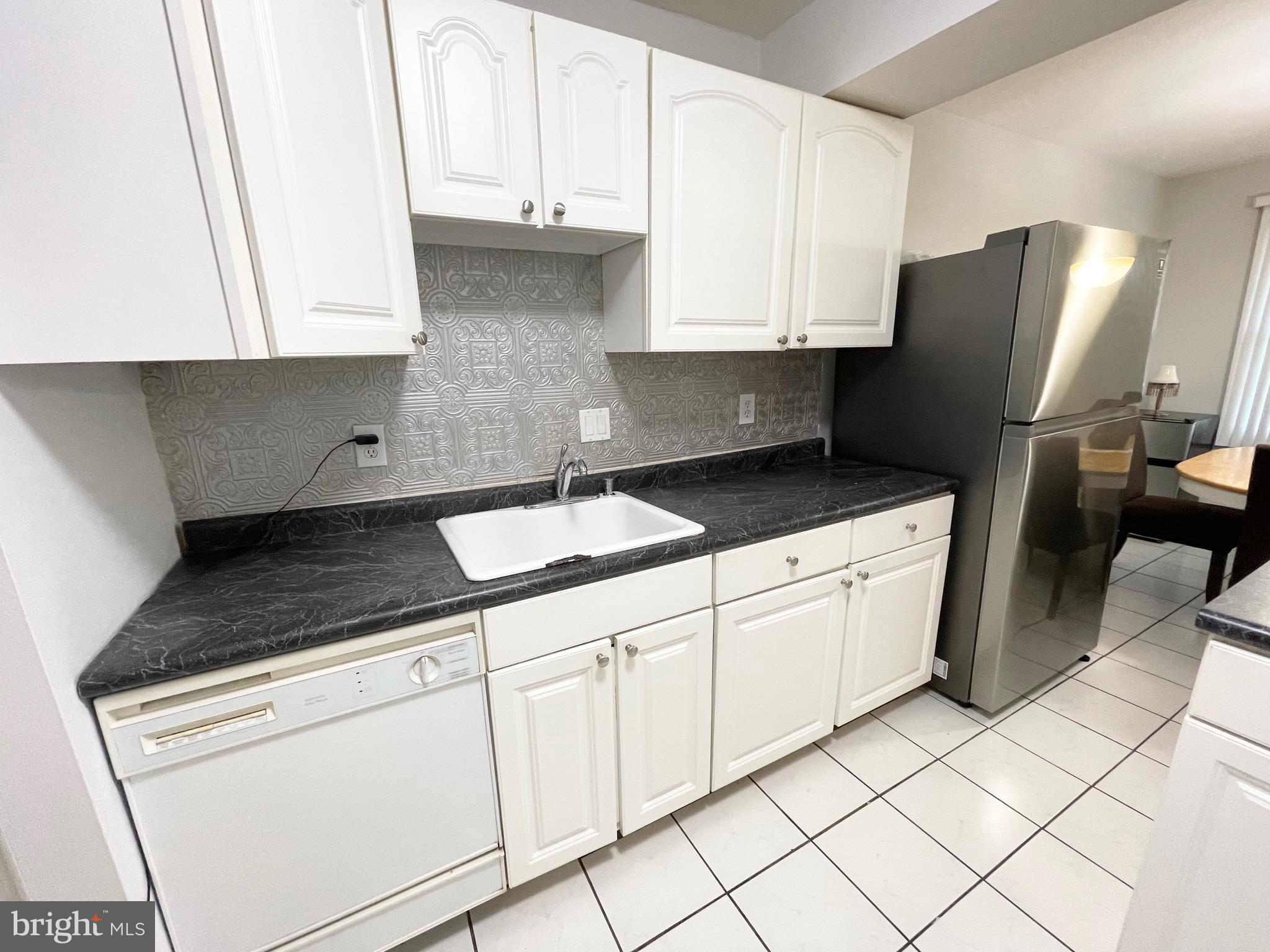 16 Oak Shade Road Gaithersburg, MD 20878 - Photo 3 of 47 Gallery Image 3