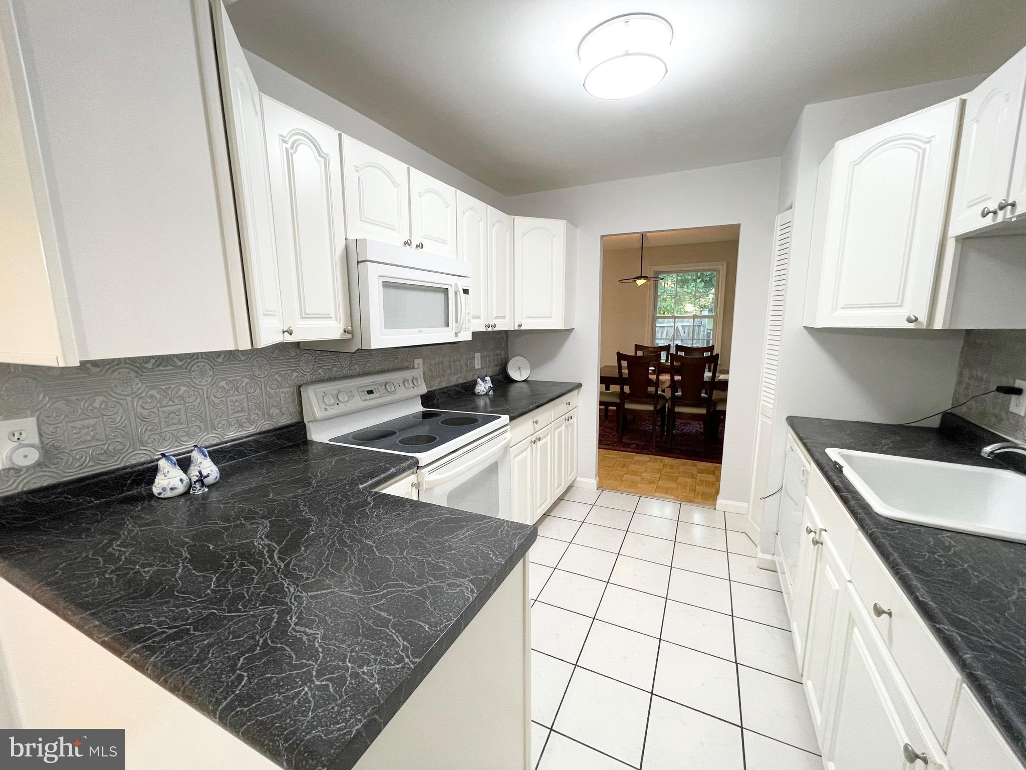 16 Oak Shade Road Gaithersburg, MD 20878 - Photo 5 of 47 Gallery Image 5