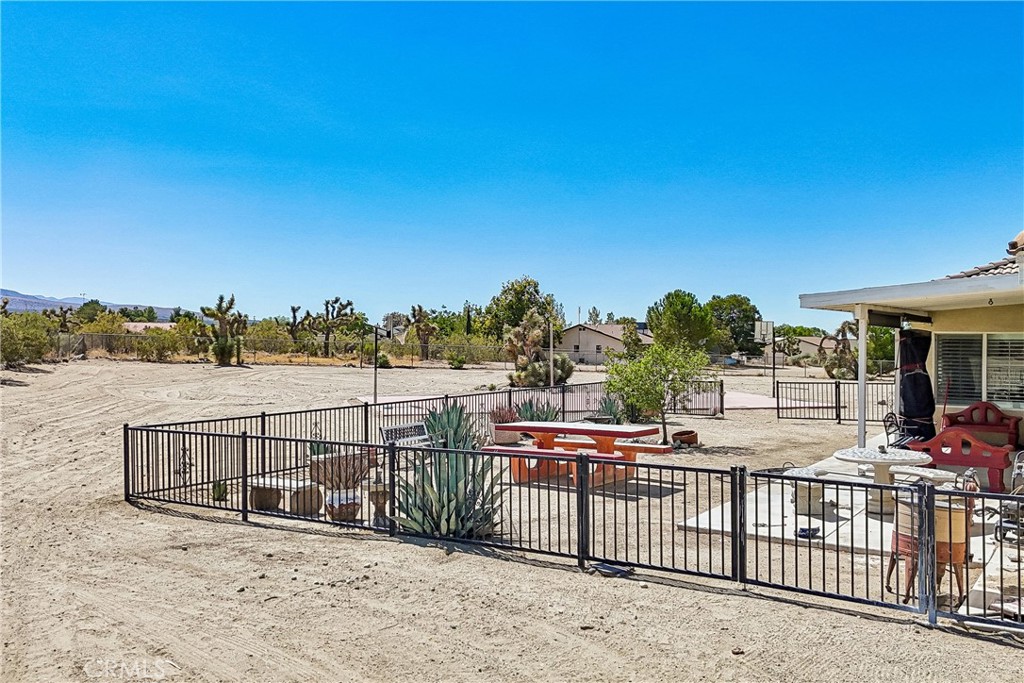 11374 Arena Road Pinon Hills, CA 92372 - Photo 35 of 65 Gallery Image 35