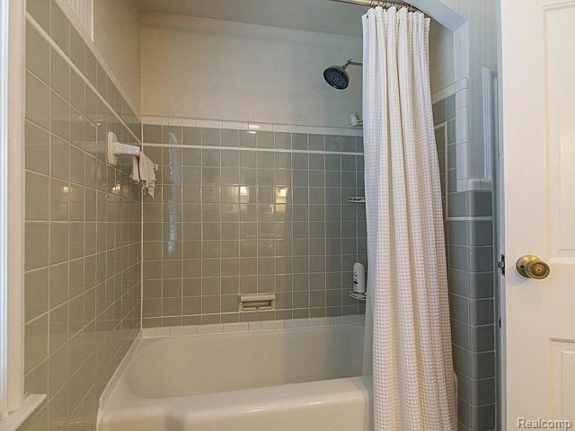 65 Riverside Drive Mount Clemens, MI 48043 - Photo 30 of 37 29_26.jpg