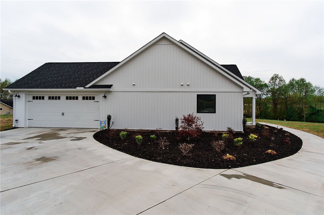 205 Nellie Road Walhalla, SC 29691 - Photo 7 of 48