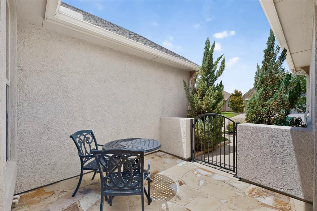 9505 Greenstone Way Denton, TX 76207 - Photo 4 of 40
