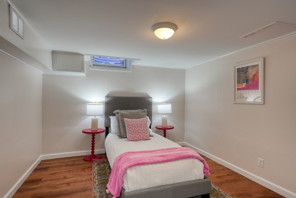 9 Stonecleve Road Wellesley, MA 02482 - Photo 21 of 39 Gallery Image 21