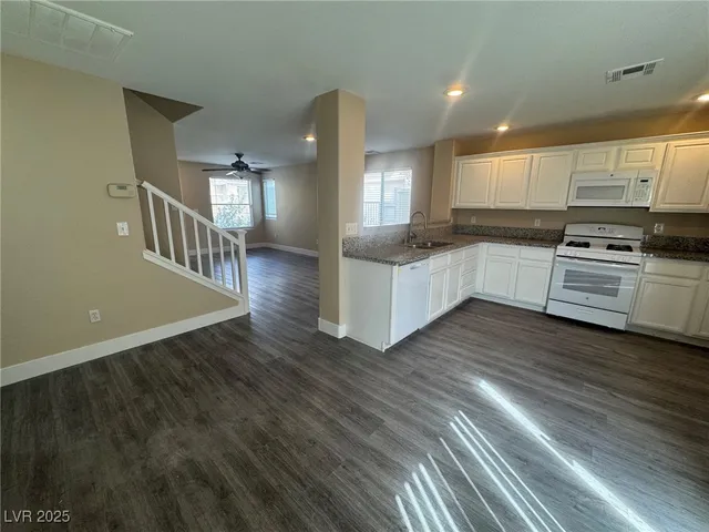 $3,075 | 10342 Adrianna Avenue, Las Vegas, NV 89129