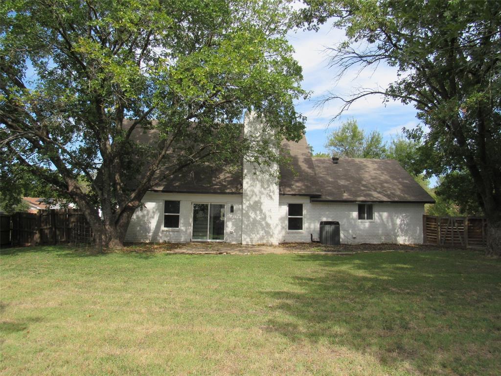 321 Crescent Drive Hewitt, TX 76643 - Photo 21 of 21 a front view of house with yard and green space