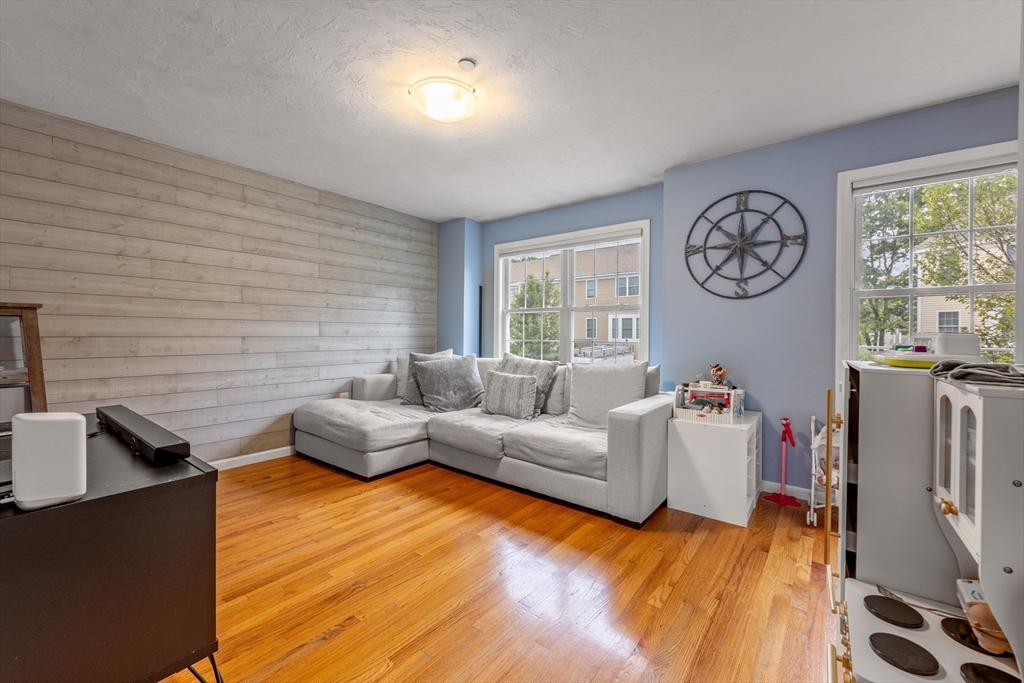 41 Boston Road, Unit 141 Billerica, MA 01862 - Photo 5 of 19 Gallery Image 5