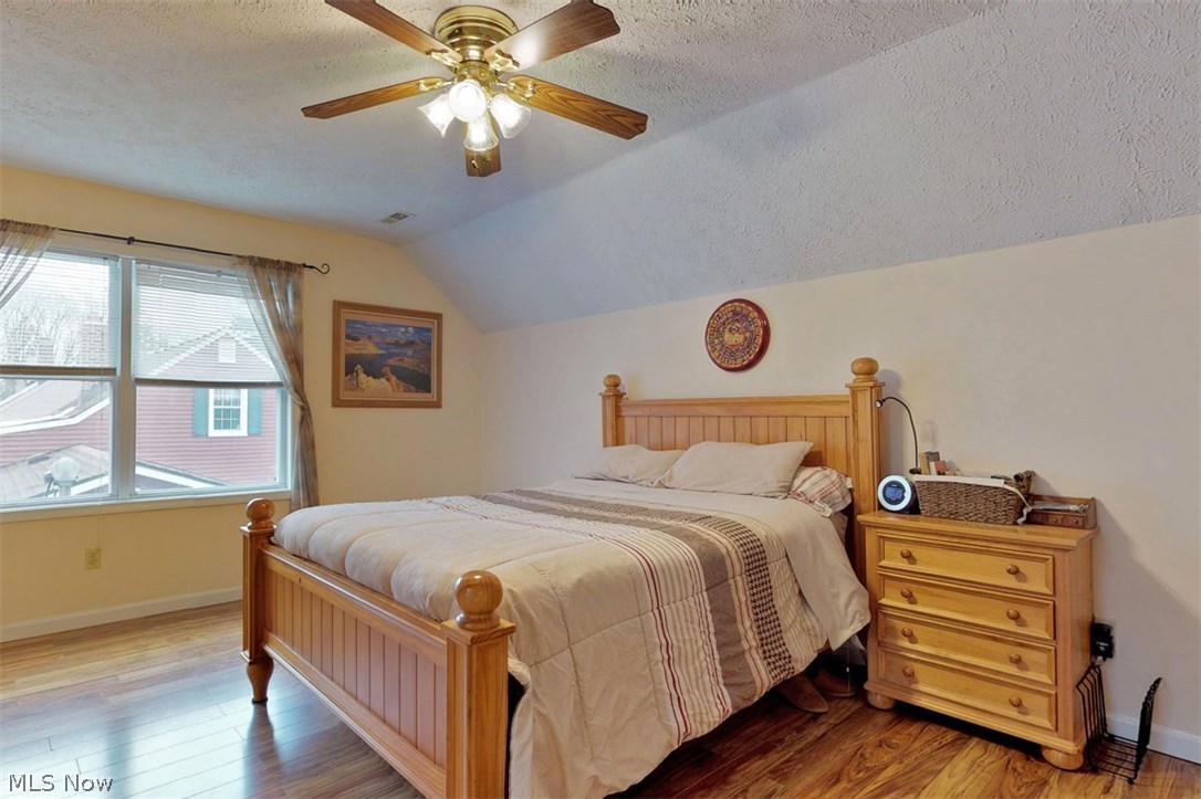 2472 Dentzler Road Parma, OH 44134 - Photo 16 of 35