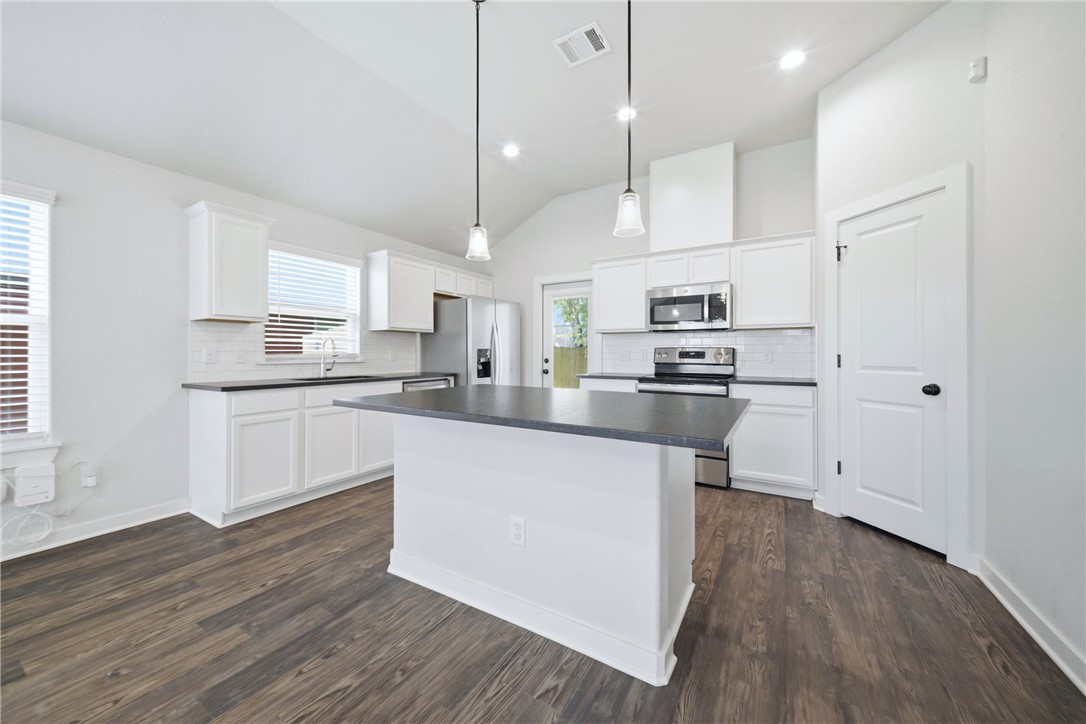 1920 Basil Court Bryan, TX 77801 - Photo 12 of 28 Gallery Image 12