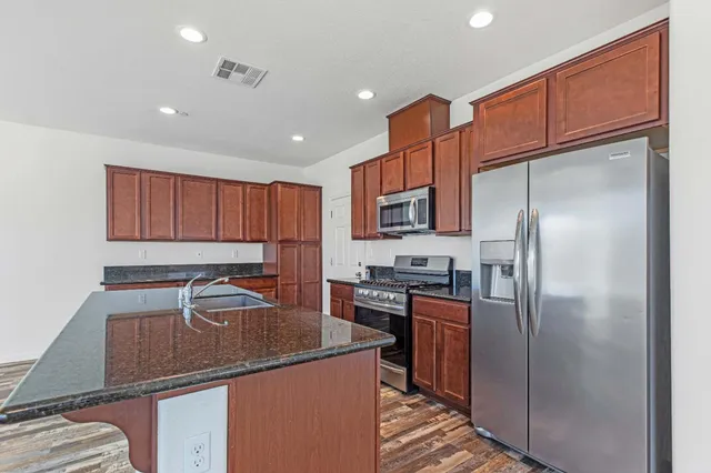 $484,999 | 21248 Grapevine Drive, Patterson, CA 95363