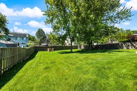 $425,000 | 448 Sierra Place, Gurnee, IL 60031
