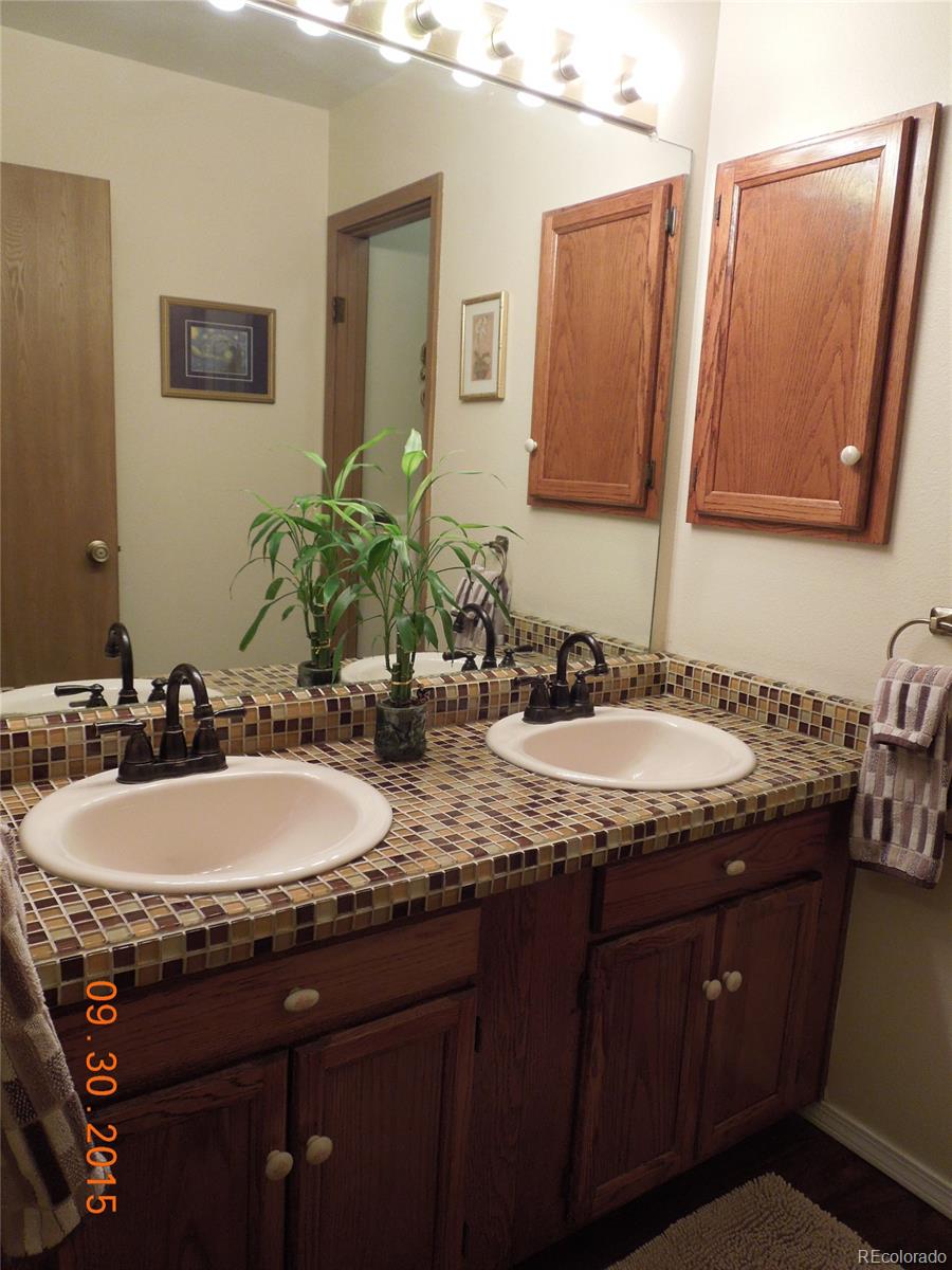 7895 Jared Way Littleton, CO 80125 - Photo 15 of 32