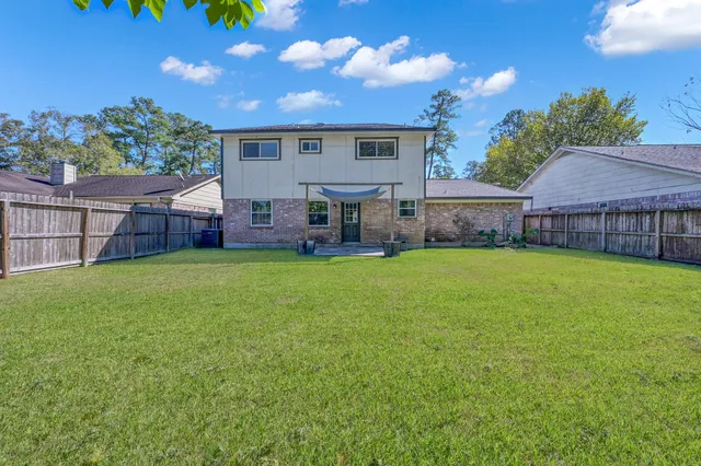 $2,100 | 8226 Autumn Willow Drive, Tomball, TX 77375