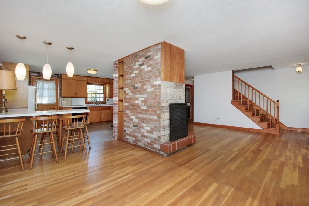 215 Langen Road Lancaster, MA 01523 - Photo 3 of 34