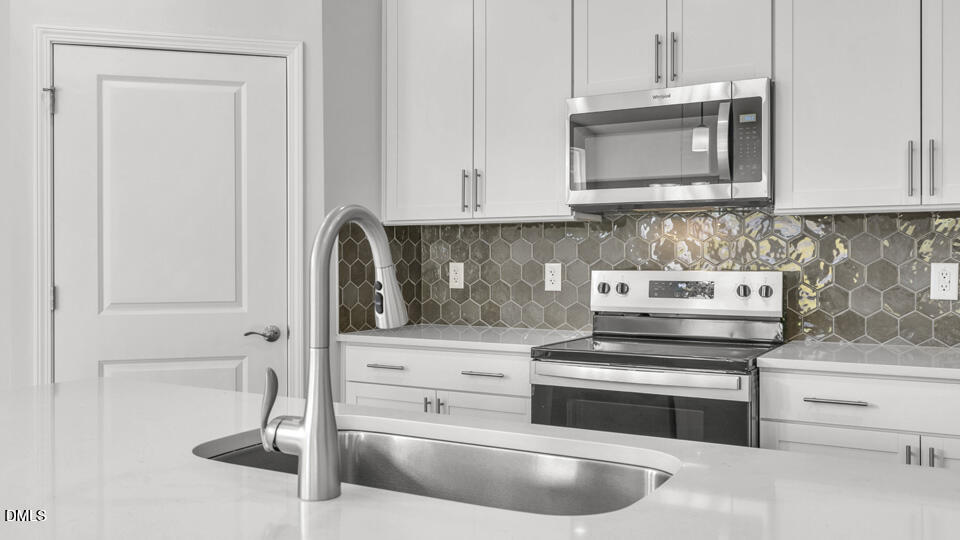 381 Alexis Loop Sanford, NC 27330 - Photo 10 of 36 Kitchen