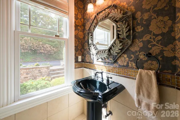 $1,795,000 | 104 Mossridge Court, Flat Rock, NC 28731