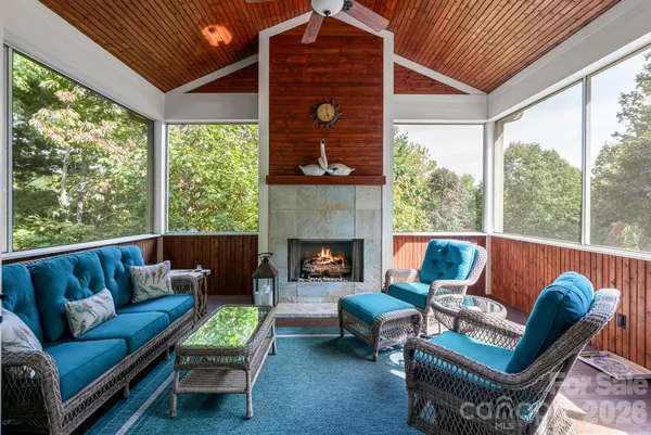 $1,795,000 | 104 Mossridge Court, Flat Rock, NC 28731