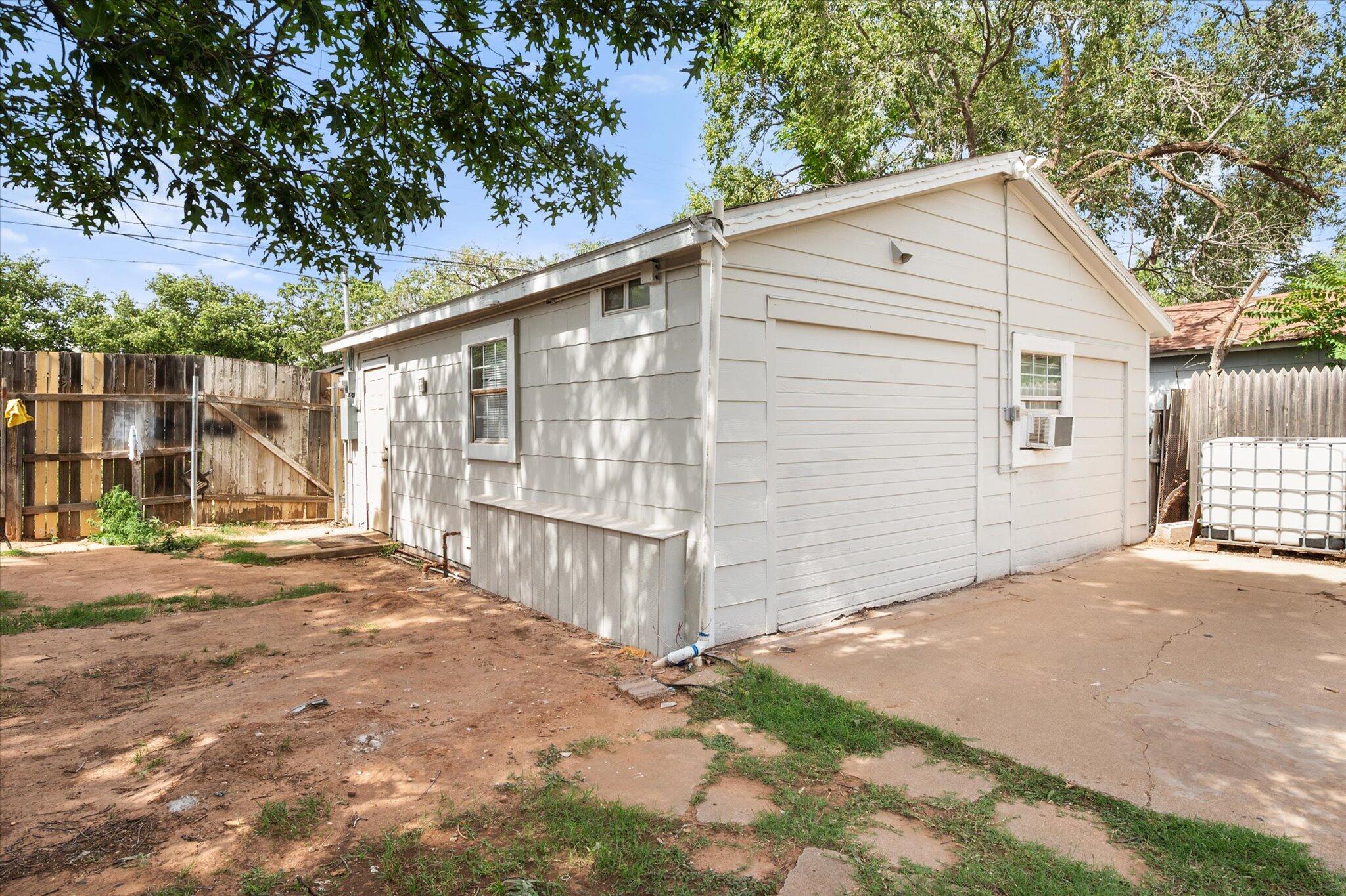 2014 40th Street Lubbock, TX 79412 - Photo 19 of 30 01-2014 40th_9178