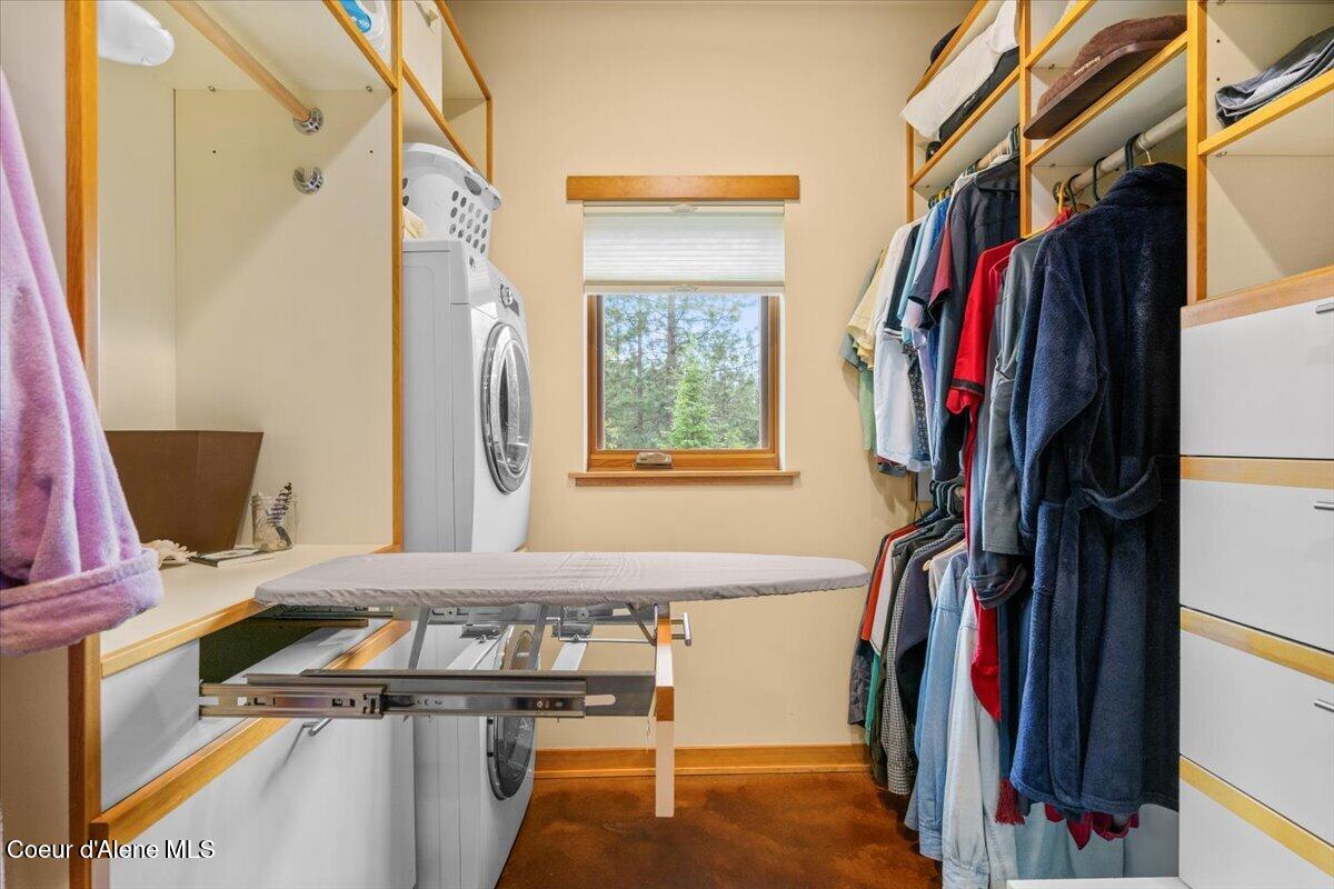 19712 North Cottagewood Lane Rathdrum, ID 83858 - Photo 37 of 41 76-Primary Closet_Laundry