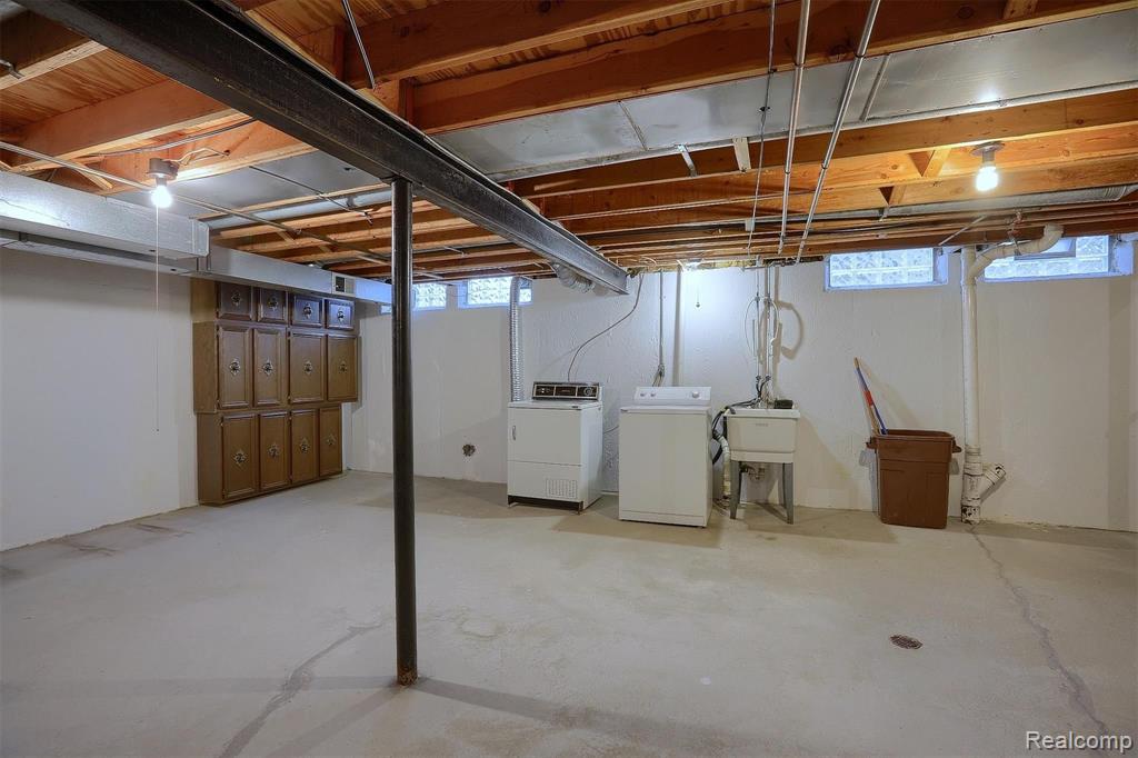 2049 Cumberland Road Rochester Hills, MI 48307 - Photo 28 of 33