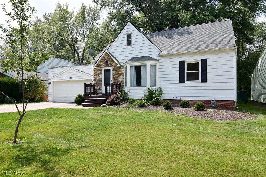 176 Beck Road Avon Lake, OH 44012 - Photo 3 of 29 Gallery Image 3