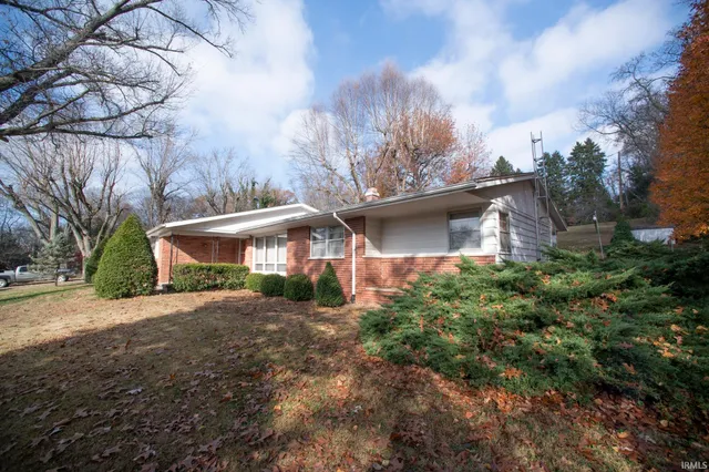 $249,900 | 2006 Prospect Avenue, Vincennes, IN 47591