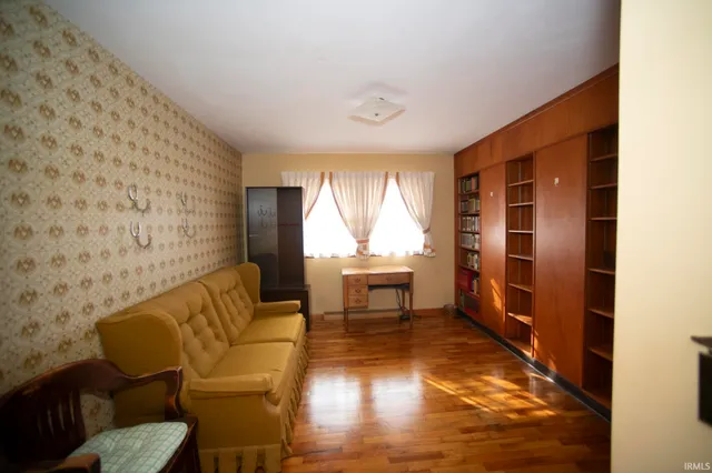 $249,900 | 2006 Prospect Avenue, Vincennes, IN 47591