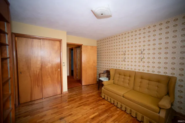 $249,900 | 2006 Prospect Avenue, Vincennes, IN 47591