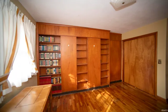 $249,900 | 2006 Prospect Avenue, Vincennes, IN 47591