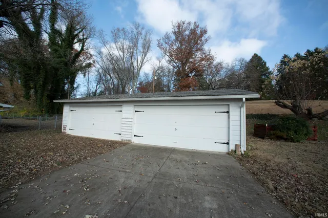 $249,900 | 2006 Prospect Avenue, Vincennes, IN 47591