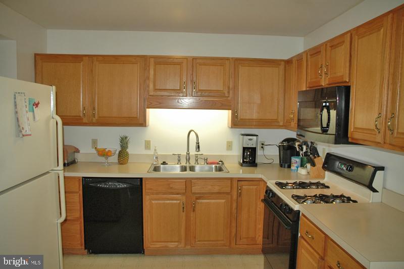 36 Heron Road Lititz, PA 17543 - Photo 2 of 19
