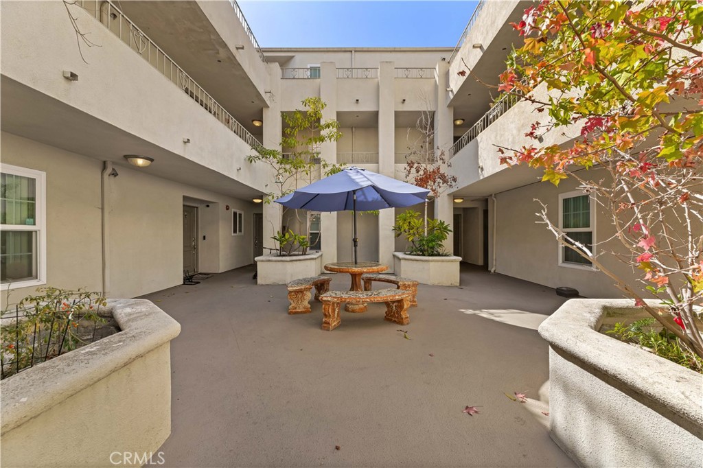 1401 North Greenbrier Road, Unit 202 Long Beach, CA 90815 - Photo 32 of 34 Courtyard