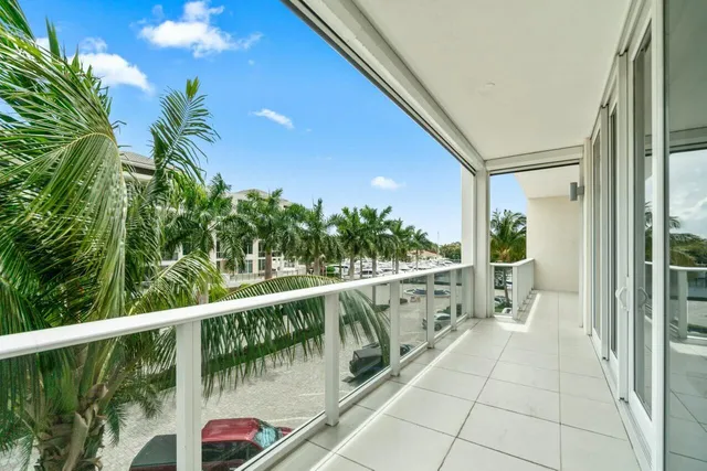 $2,795,000 | 2720 Donald Ross Road, Unit 301, Palm Beach Gardens, FL 33410