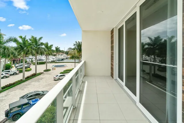 $2,795,000 | 2720 Donald Ross Road, Unit 301, Palm Beach Gardens, FL 33410