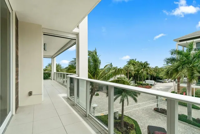 $2,795,000 | 2720 Donald Ross Road, Unit 301, Palm Beach Gardens, FL 33410