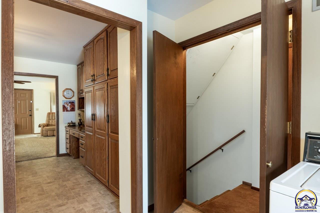 1038 Southwest Randolph Avenue Topeka, KS 66604 - Photo 18 of 46