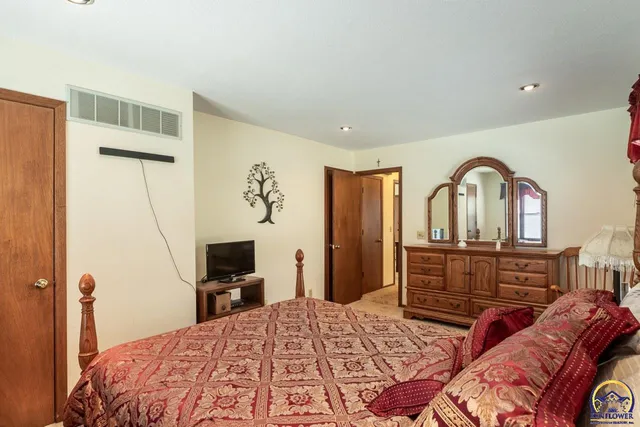 $205,000 | 1038 Southwest Randolph Avenue, Topeka, KS 66604