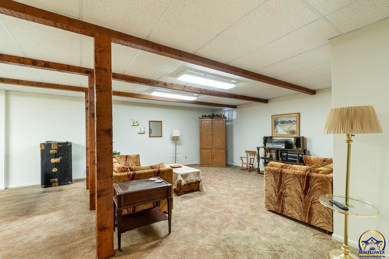 1038 Southwest Randolph Avenue Topeka, KS 66604 - Photo 24 of 46
