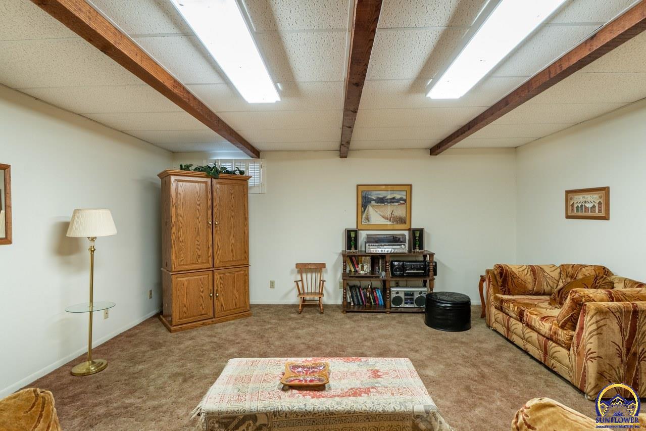 1038 Southwest Randolph Avenue Topeka, KS 66604 - Photo 25 of 46