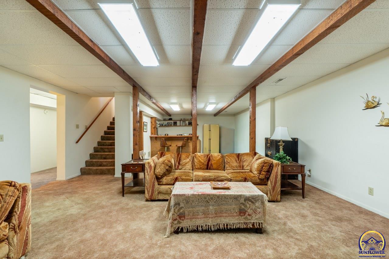 1038 Southwest Randolph Avenue Topeka, KS 66604 - Photo 27 of 46