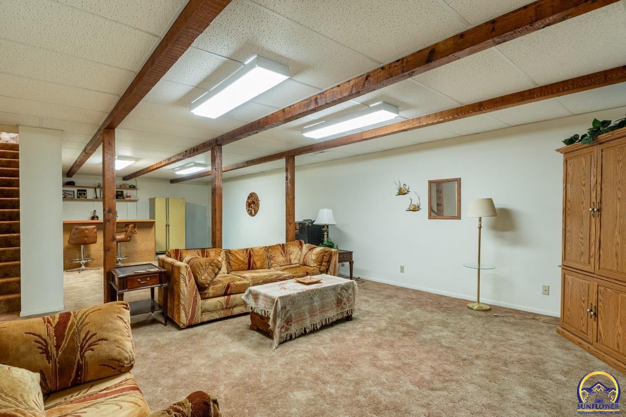 1038 Southwest Randolph Avenue Topeka, KS 66604 - Photo 28 of 46