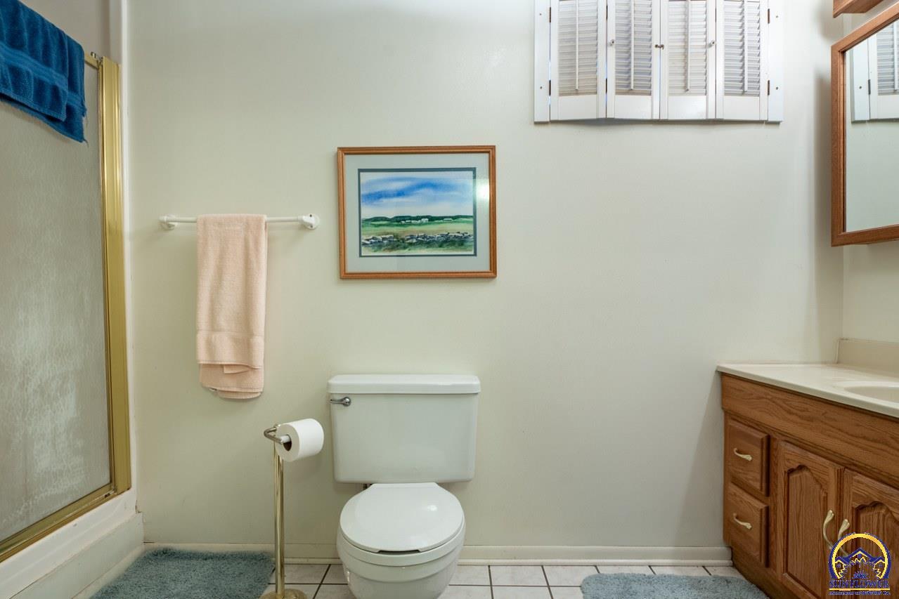 1038 Southwest Randolph Avenue Topeka, KS 66604 - Photo 36 of 46