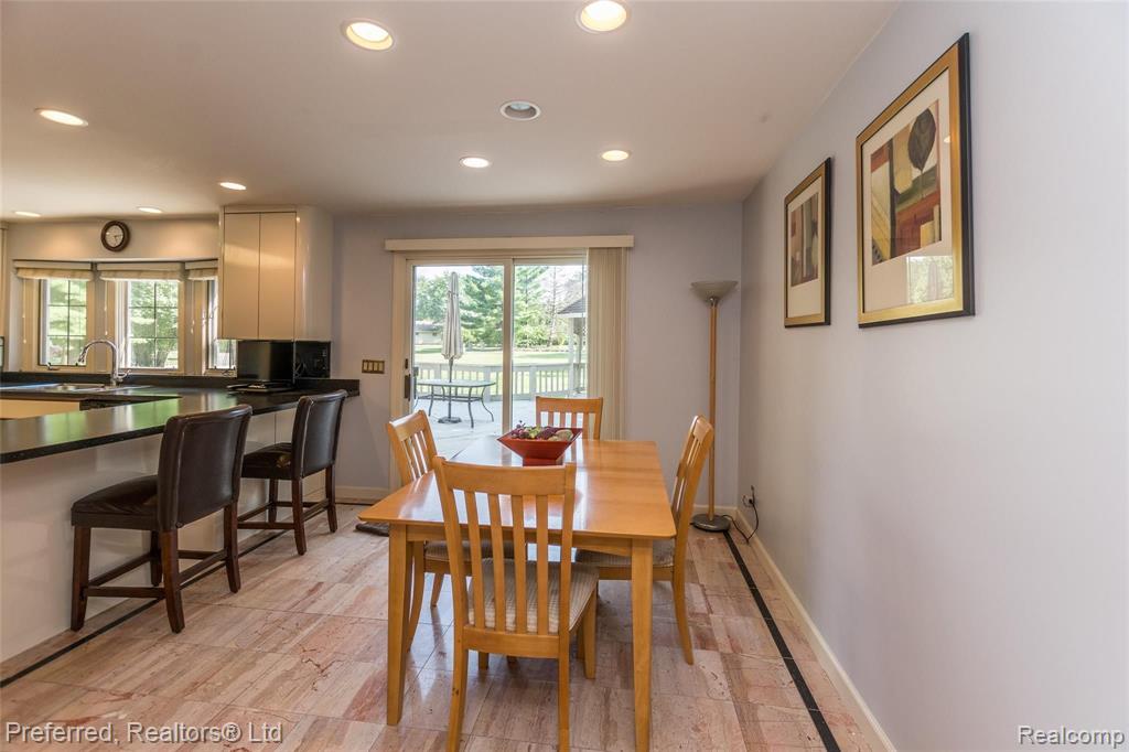 34015 Lyncroft Street Farmington Hills, MI 48331 - Photo 8 of 34