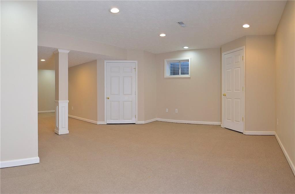 9126 Prairie Ridge Place Indianapolis, IN 46256 - Photo 34 of 44 Gallery Image 34