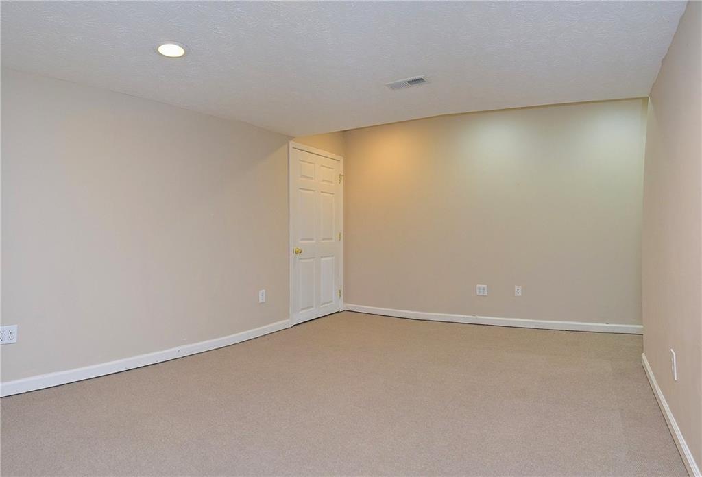 9126 Prairie Ridge Place Indianapolis, IN 46256 - Photo 36 of 44 Gallery Image 36