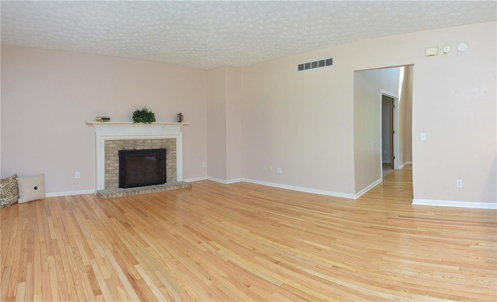 9126 Prairie Ridge Place Indianapolis, IN 46256 - Photo 10 of 44 Gallery Image 10