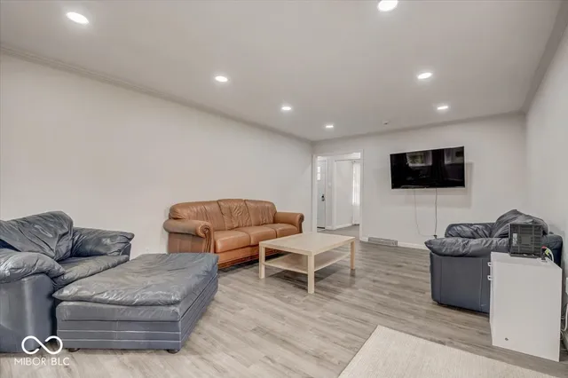 $1,900 | 2203 Cord Street, Speedway, IN 46224