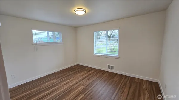 $2,250 | 31721 West Commercial Street, Unit A, Carnation, WA 98014