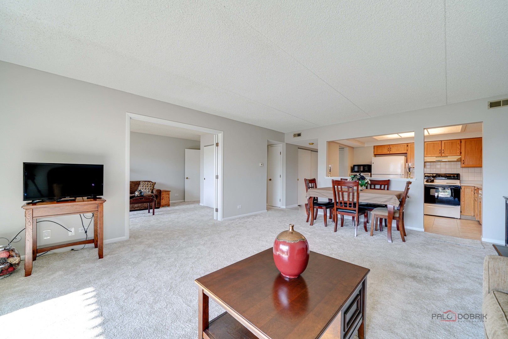 690 Chandler Road, Unit 209 Gurnee, IL 60031 - Photo 3 of 24 Gallery Image 3