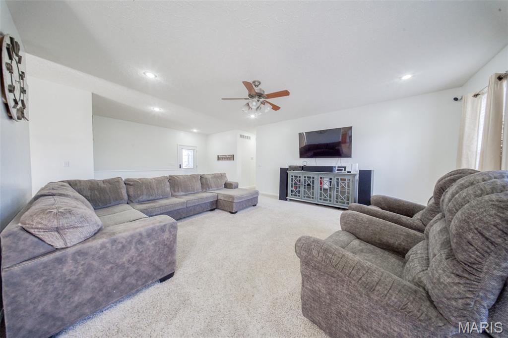 15950 Springhill Drive Rolla, MO 65401 - Photo 5 of 97